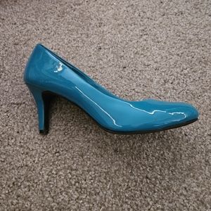 Comfort Plus by Predictions Karmen Turquoise Heels